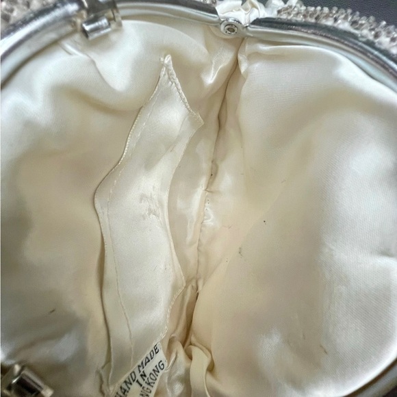 Vintage Silver Sequin and Bead Floral Kisslock Coin Pouch Crossbody Mini Bag - Picture 7 of 11